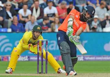 aus vs eng england beats australia by 5 runs in t20 international