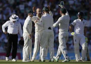 ashes 2015 australia reduces england to 107 8 on day 2 of 5th test