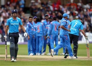 india win toss bowl 1st vs england in 4th odi