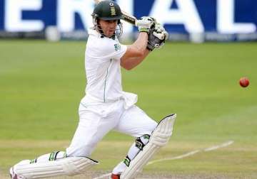 spinners dismiss south africa for 214 despite de villiers 85