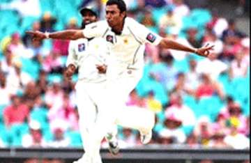 pakistan in sight of win in sydney test