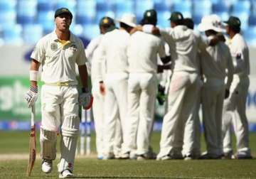 australia batsmen reeling in 2nd test vs. pakistan