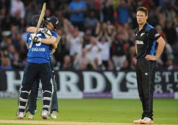 england beats nz by 7 wickets to level odi series at 2 2