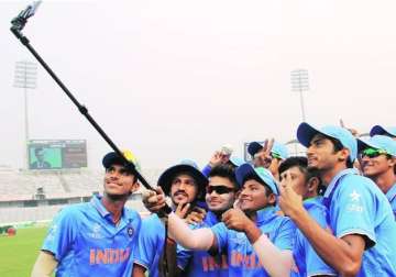india defeats sri lanka to enter icc under 19 world cup finals