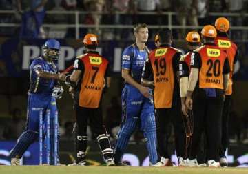 sunrisers down royals by 7 runs to remain in hunt for play offs