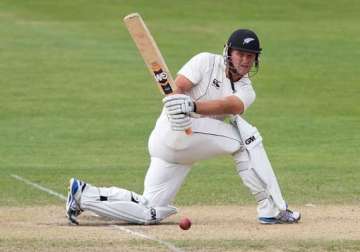 anderson s 80 earns nz slender lead over pak a