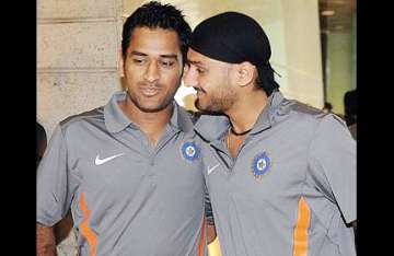 dhoni and harbhajan send police into tizzy