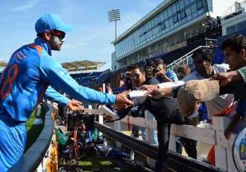 no autographs when the game is on bcci