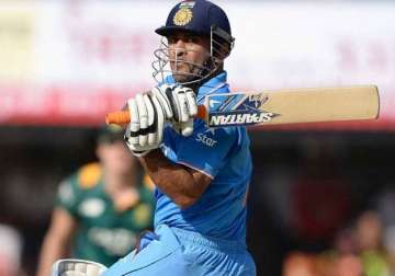 dhoni explains why he shuffled batting order in rajkot