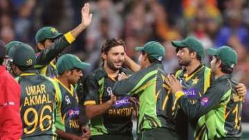 pakistan win the toss decide to field vs new zealand 1st odi