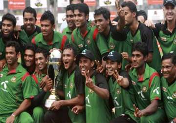 bangladesh cricket team to receive money flats cars