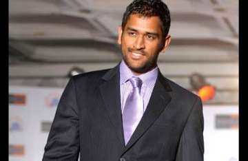 former cricketers wish dhoni success