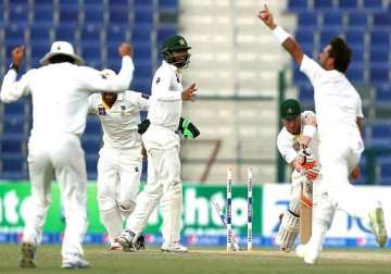 pakistan leads australia by 370 runs after 3rd day