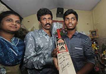 sachin tendulkar gifts his bat to pranav dhanawade for record breaking innings