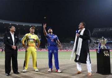 ipl 8 csk opt to field in ipl final against mumbai indians
