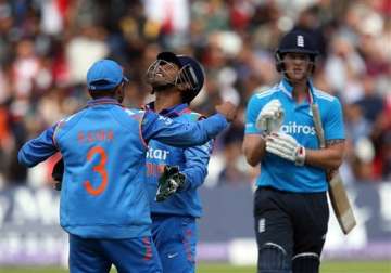 ind vs eng indian spinners restrict england to 227