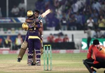 clt20 match 10 unstoppable kkr down scorchers by 3 wickets