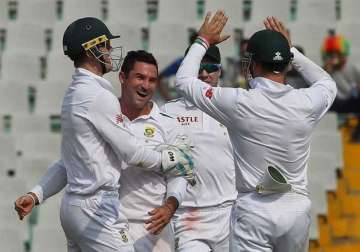 1st test day 1 india in trouble at 168/7 as dean elgar takes four