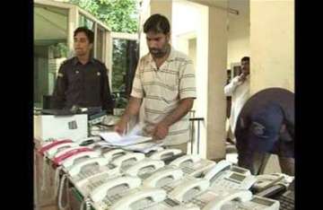 lahore police raids bookie seizes crores of rupees worth cash