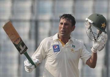 younis azhar tons lift pakistan to 323 3 on day 1