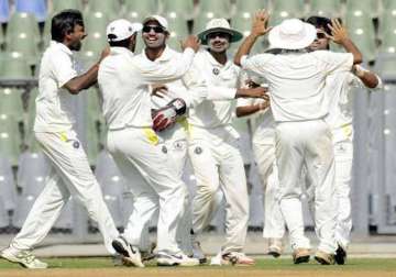 ranji trophy tn crush mumbai by an innings virtually qualify for quarters