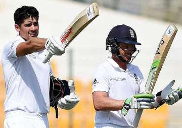 england reaches 290 3 at stumps against pakistan on day 3