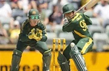 clarke to lead aussie t20 against pak