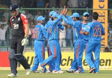 india eyes 5 0 whitewash against england in kolkata