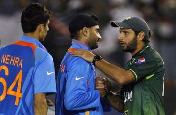 india is lucky to have a captain in dhoni afridi