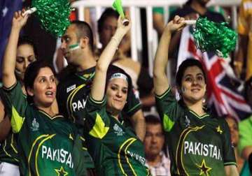 india to issue 3 000 visas to pak cricket fans 300 for vips