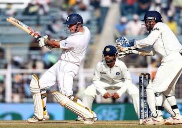 eng struggling at 41/3 against ind in 1st test