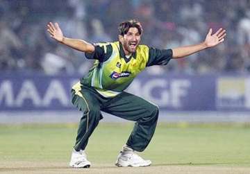 pakistan s sohail tanveer ruled out of world cup