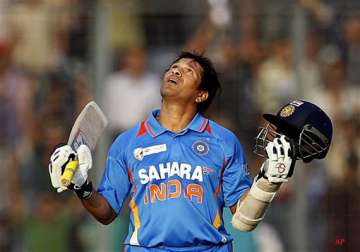 it s selfish to say one should retire when on top says tendulkar
