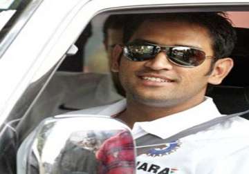 jaipur cop pulls up m s dhoni for driving in the wrong lane