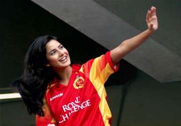 katrina denies she was approached by ipl teams