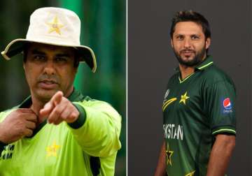keep mouth shut and focus on cricket waqar to afridi