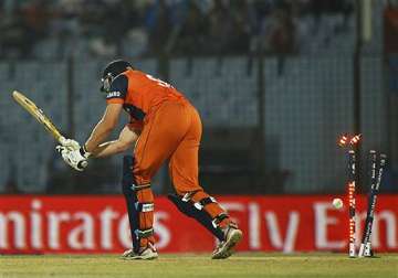 know the lowest totals teams scored in t20 internationals