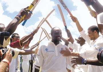 lara among 33 cricketers honoured by trinidad