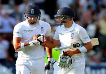 live reporting root anderson create world record as england take lead day 4 1st test