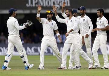 live reporting ind vs eng indian bowlers left england reeling at 105/4 at stumps 2nd test day 4