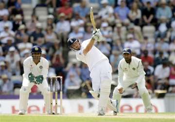 live reporting ind vs eng india 25/1 trail eng by 544 runs at stumps third test day 2