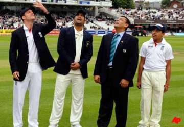 lord s raina in yuvraj 12th man as india wins toss opts to bowl