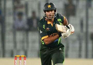 maqsood and alam power pakistan to win against sl
