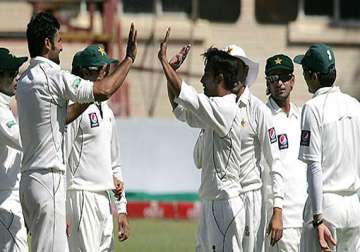 pakistan beat zimbabwe by seven wickets in one off test