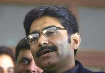 miandad cancels trip to india in wake of controversy