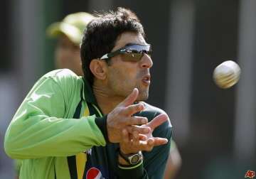 misbah to lead pakistan against safrica in tests