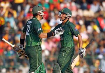 afridi shines with ball in pakistan s thrilling win over lanka