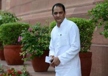 mohammed azharuddin to contest from bengal