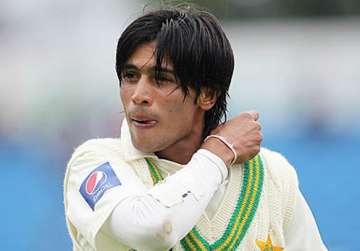 mohd aamer returns home says will appeal against ban