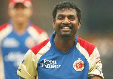 muralitharan joins rcb training camp